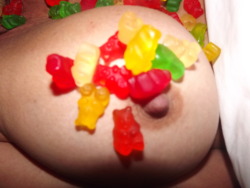 naughtyfunblog:  Yummy Gummy Bears  Mmmm more gummy bears. Mix in some Swedish Fish and it would be candy heaven! 