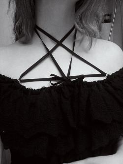margaretmargrethe:  With some creative tying the neck straps on my new BPN dress becomes an almost-pentacle halter. 