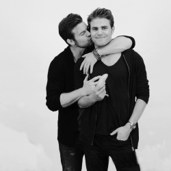 niklausroyals: Daniel Gillies and Paul Wesley at Love &amp; Blood ItaCon 3D in Italy