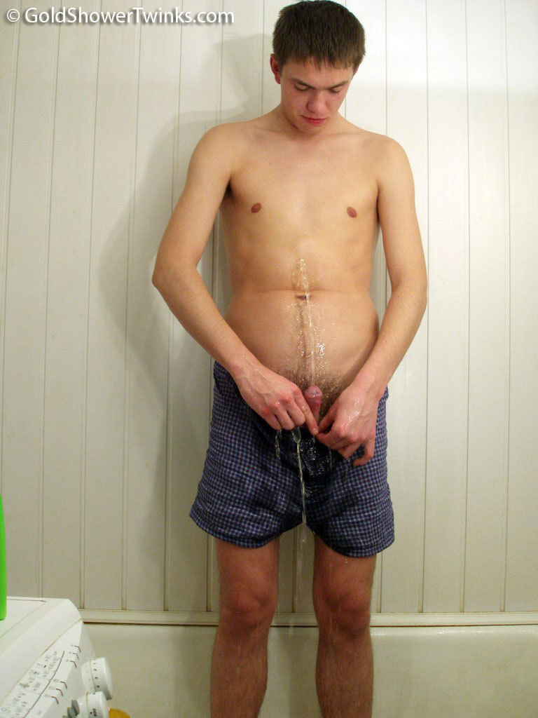 Hot pics Playing in shower 1, Hard sex on bigbutt.nakedgirlfuck.com