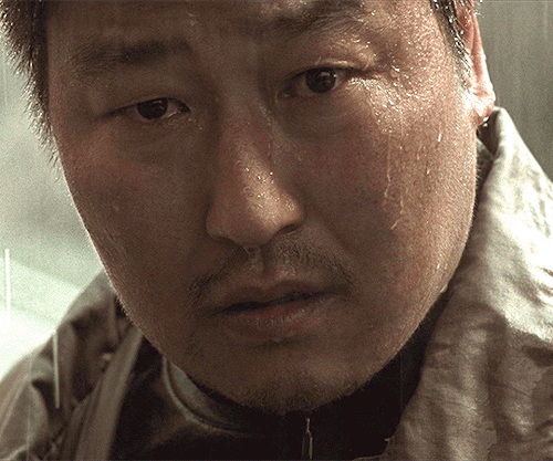 nicholas-brauns:SONG KANG-HO IN BONG JOON-HO’S FILMSDETECTIVE PARK DOO-MAN IN MEMORIES OF MURDER (2003)PARK GANG-DU IN THE HOST (2006)NAMGOONG MINSU IN SNOWPIERCER (2013)KIM KI-TAEK IN PARASITE (2019)