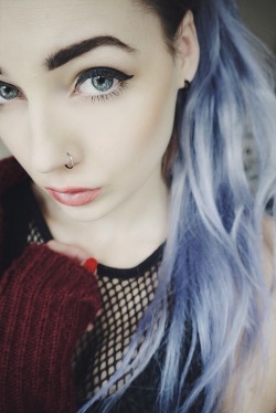 jadechxntelle:  one step closer to white hair   Such a beautiful picture she is gorgeous amazing looking eyes.