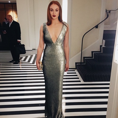 plstylistblog: WOW! Sophie Turner in Burberry at MET Gala 2015 (May, 4) 