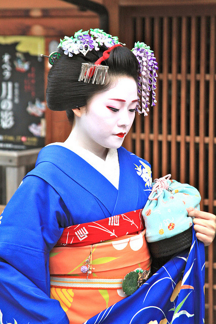 Traditional geisha Tumblr_mh2wt1DocR1s3guavo1_500