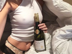 pixiehann:party for one