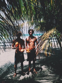 jayalvarrez:  Nica Nica mysto boys found some coconuts 💙👅😍 - jayalvarrez