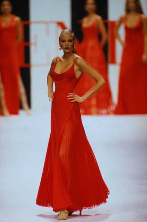 arianavscouturevault:  Valentino Ready-To-Wear Spring/Summer 1994Model: Nadja Auermann