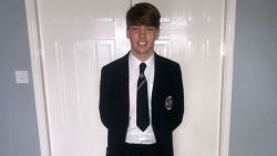 webofgoodnews:  Teen praised for helping crying Year 7 boy on wrong school busA schoolboy has been praised for helping a distraught Year 7 pupil who got lost on his way home after his first day of high school.Tom O'Brien, 15, gave the 11-year-old £10