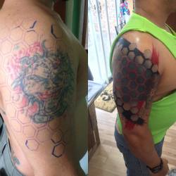 Y aquí el antes y el después de esta cobertura. And here&rsquo;s the before and after this coverage tattoo. #caver #cabertura #caverage #tattoo #tatuaje #tatu #cubrimiento #tapado #ink #inkup #inklife #brazo #arm #geometric #geometrico #trash #trashpolka