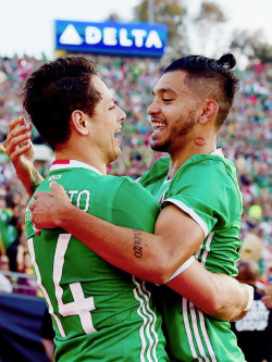 mesutmadrid:  Mexico’s Javier ‘Chicharito’ Hernandez celebrates with teammate Jose Manuel ‘Tecatito’ Corona during their Copa America Centenario football tournament match. 