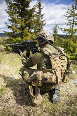 militaryarmament:  Recruits with The Norwegian Army’s Manoeuvre School’s Mechanized Company Group (KESK) during a live fire exercise at Rena Military Base. June 4, 2015.