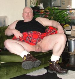 I&rsquo;m not sure why, but this pic ticked in on all the right places for me. I want a Scottish daddy like him to use me as a sex slave!