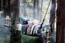 silver920:  asdfghjkl OMG That bed *-* on We Heart It.