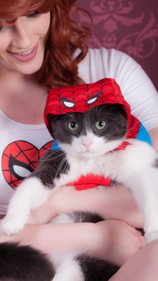 I shot a nsfw Mary Jane photo set, but then I remembered I got a spiderman costume for my cat so i made my photographer get a photo of us together (while I was dressed)
