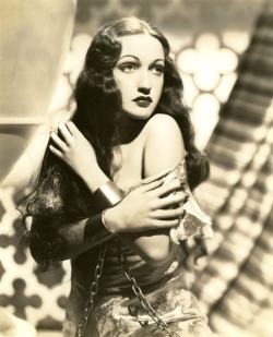 historyofbdsm:  1930sglamourandstyle:  Dorothy Lamour  Not sure which film. 