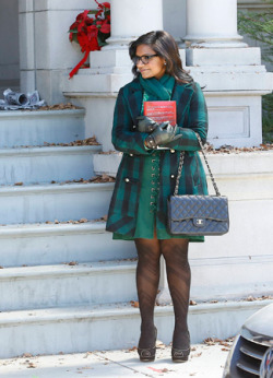 youdothemath:  Fictional Dr. Mindy Lahiri is my new fashion icon. Blair Waldorf, who? Maybe it’s because she demonstrates a Blair Waldorf-esq look that looks acceptable on a grown woman.  The style (and MY style, especially through the colder months)