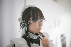 ikeuchi-products:  「Cyborg Maid」 Bluetooth headphones 私が生きているうちにメイドロボは完成しないかもしれない。しかし、今ある技術を駆使してサイボーグメイドを作る事は可能なのではないか。