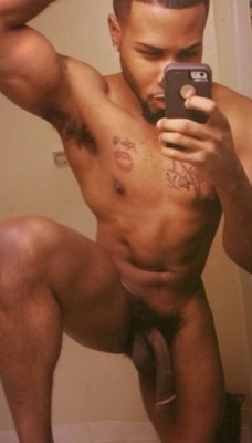 lowkeyfreak:  nudeblackmenxxx:  seXXXy #selfies #TeamBody #TeamFreak #TeamBigDick | nude black men naked black men | submit your seXXXy pics here  BEAUTIFUL!!