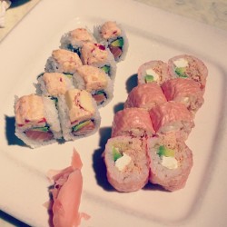 Sushi orgasum !!! ðŸ™ŠðŸ’¦ #sushi #snowflake #snowcrab #sushiporn #yum #delicious #heaven  (at Sumo Sushi)
