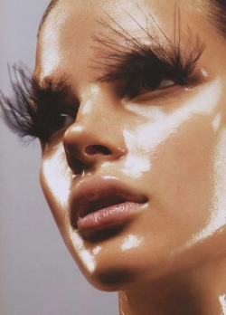 a-state-of-bliss:  Vogue Nippon May 2009 - Bekah Jenkins by Michael Thompson 