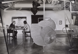 standingatthefence:Marcel Duchamp Playing Chess with a Nude (Eve Babitz), Duchamp Retrospective, Pasadena Art Museum.1963. Julian Wasser