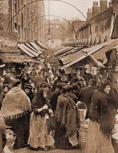 1908 - Ventworth Street Market - London Nudes &amp; Noises  