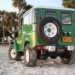 volcan4x4:  Esmeralda was our first. ‘83 #Classic #Toyota #LandCruiser #FJ40 #4x4 #truck. Love those ambulance doors.