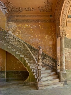 asylum-art:  Faded Elegance: Photographs of Havana by Michael Eastman Presented by Tampa Museum of Art at Tampa Museum of Art Faded Elegance: Photographs of Havana by Michael Eastman consists of twenty-nine, 6 x 7Â 1/2 ft. photographs taken by the artist
