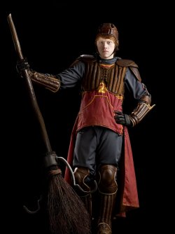 harrypotterconfessions:  wardrobe appreciation post: a set of extreme close-ups featuring costuming details. the wardrobe department did an amazing job, and the work deserves credit.   wardrobe appreciation post: Ron Weasley played by Rupert Grint in