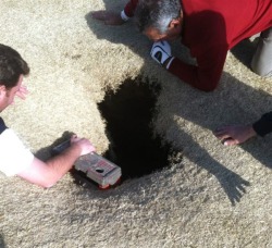 hostesscakes:  glumshoe:  nbcnightlynews:  Golfer falls into sinkhole on Illinois golf courseStory: http://nbcnews.to/X43C0c l Photo: AP/Golfmanna  he has been chosen  this is literally the beginning of space jam 