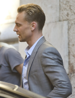 thiddlestonfans:  14 HQ images added to the gallery of Tom filming The Night Manager.