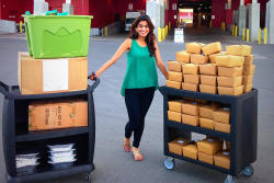 da-pakistanii:    Pakistan-born, Komal Ahmad, develops phone app to feed almost 600,000 homeless people in   San Francisco. While she was walking near campus one fall day, a homeless man approached her, asking for money to buy food because he was hungry.