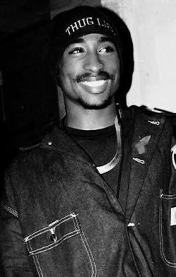 80sloveeegalaxy:  theittybittytittycommitee:  beenlaced:  There’s something beautiful about a black man wearing a smile! &lt;3  Michael 😍  I think imma just go clean myself up now…