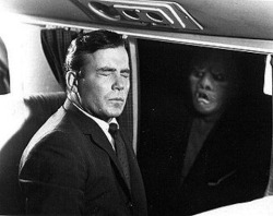 femmebotnoir:  spookaloid:  pragtastic:  odditiesoflife:  10 of the Best Twilight Zone Episodes This week marks the 54th anniversary of Rod Serling’s seminal science fiction television series that transported viewers into unknown dimensions — of sight,