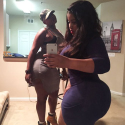 extremebodiez:  Ghetto Barbie &amp; She BootiefulTwo Giant Booty Sistas 