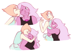 becausecheetos:  Pearlmethyst doodles for Captain! For the kiss, Pearl’s either crouching or Amethyst is standing on a box, take your pick~ 