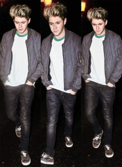 blamestyles:  leaving a local pub in Hertfordshire x 