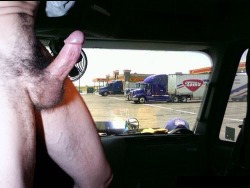 bobbyroberts69:  love hot trucker cock
