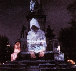 voltra:  Krzysztof Wodiczko, The Homeless Projection - Civil War Memorial, 1987 
