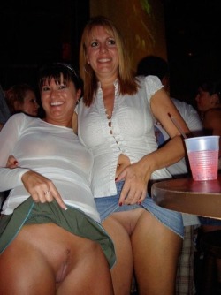 tnj0907:  drunkupskirt:  see more hot drunk girls at www.drunkupskirt.tumblr.com  see more hot girls on cam  HERE  My kind of girls