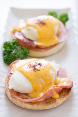yummyinmytumbly:  Best Eggs Benedict 