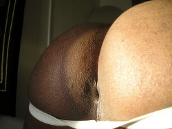 man4mancoitus:  Thas some pretty hole. Phat cheeks and the hole sit right for eatin