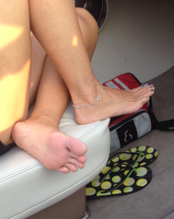 solelover2:  Her feet always look good Reblog