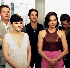 the-queen-and-her-sheriff:  Once Upon a Time SDCC | ET Cast Interview (this) Look how cute Ginnifer smiles at Lana, and then she smiles back, it’s so sweet!