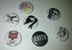 Woo-hoo! Look at all the pretty buttons I got from YoungSoulRebel! ^_^ Click on the picture to go to his Etsy shop.