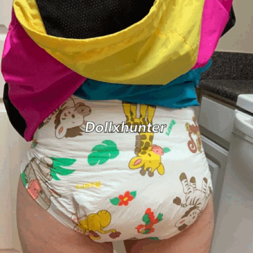 dollxhunter:Whatcha lookin at daddy-o my cute new safaris I’m in love with !! Check out my cute photo set with these cute new diapers I’m trying for the first time ever finally ! Dollxhunter  is creating ABDL content  | Patreon