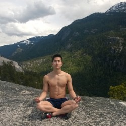 chinesemale:  上山修道 #zen #hike #mountains #nature by kevinstarkchu http://ift.tt/1kuEPhh 