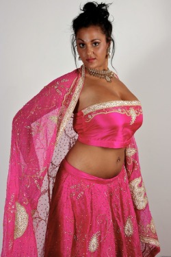 fuckingsexyindians:  Chubby Indian strips off her sari to expose her big tits. http://fuckingsexyindians.tumblr.com