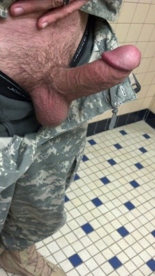 budsplay:  flydood81:  srdude64:  Yum!!  Love my military men and their gorgeous cocks! The things id do to that thick cock yummm  Yes me too love them 