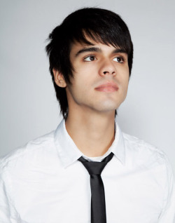 ass-hat-douche-canoe:  beautifulblue3yes:  thedevilstolemyspectre:  Blake Harnage of VersaEmerge   I have his autograph :)  Is it weird that I know his mom lives 1 town away from me?…..